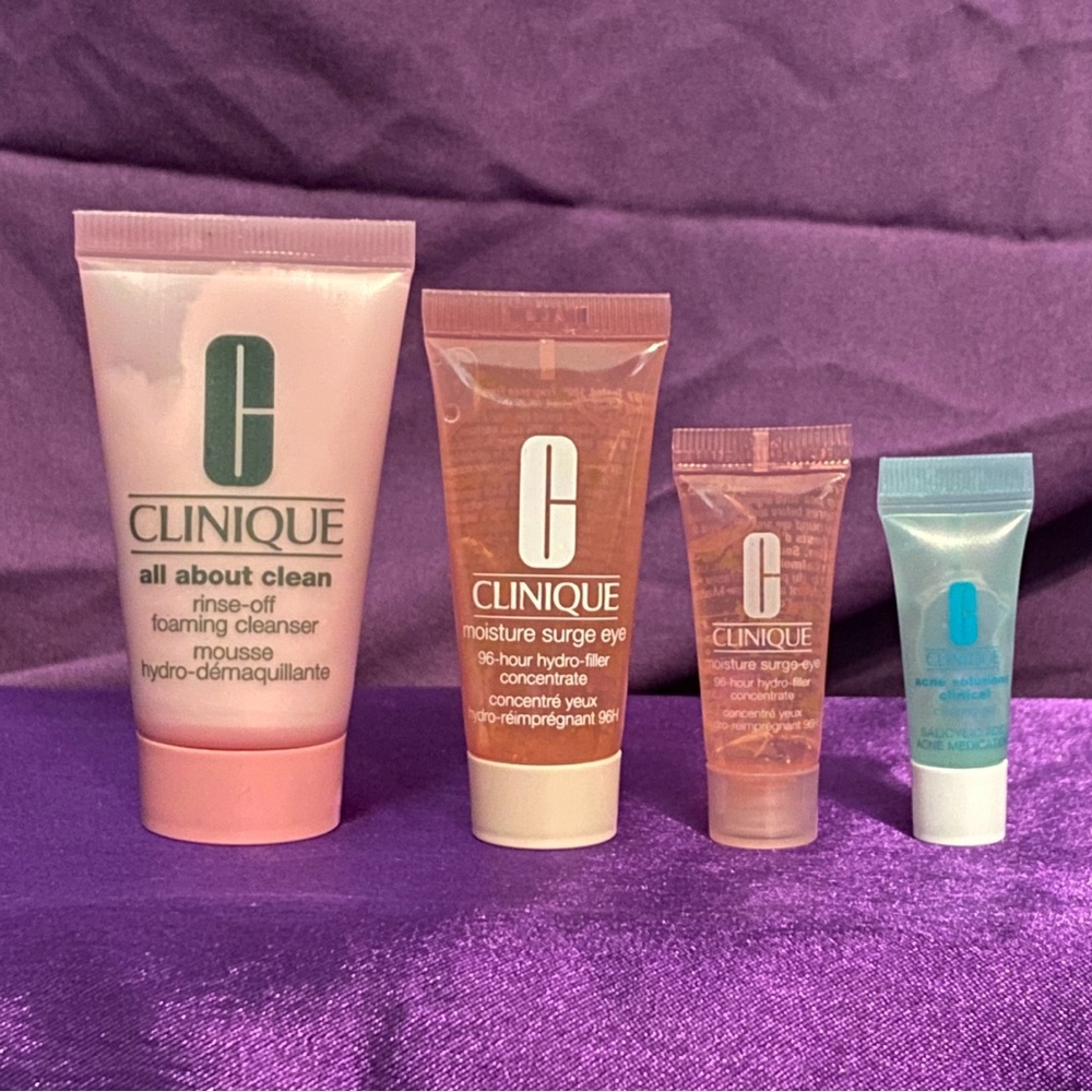 NEW Clinique Skincare Set with Hexagonal Pouch - Picture 4 of 7